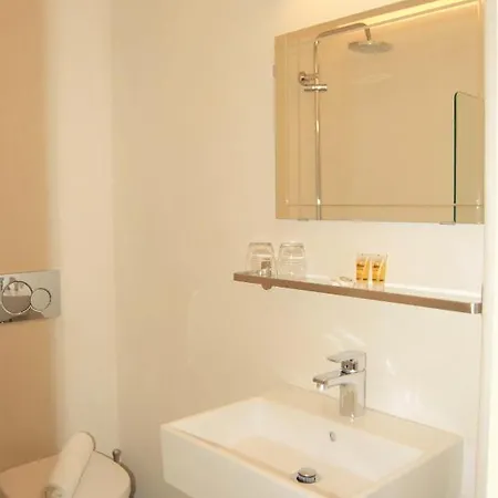 Iniohos Hotel