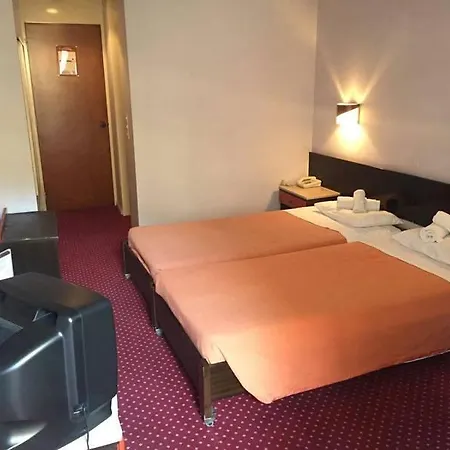 Iniohos Hotel