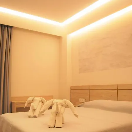Iniohos Hotel 3*